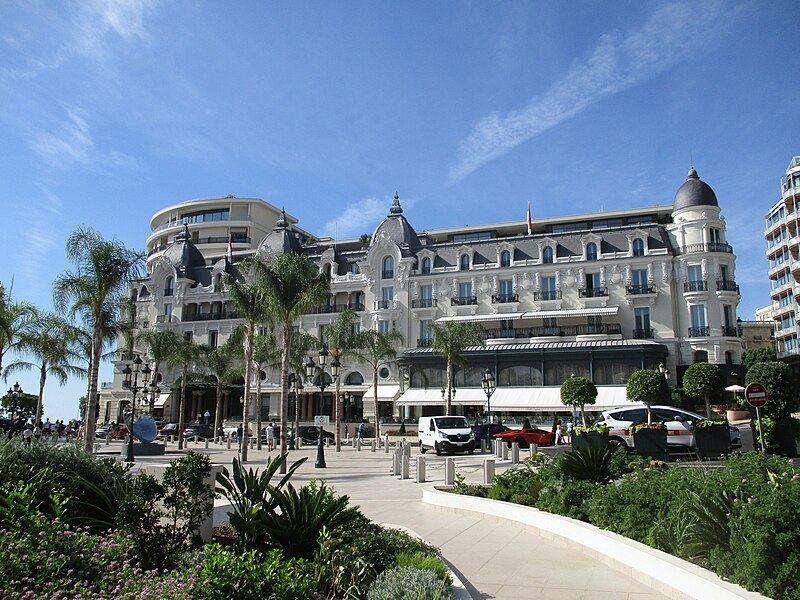 Your Guide to the Best Hotels & Casinos